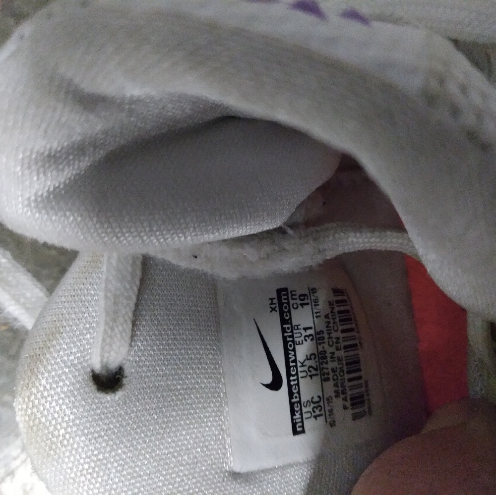 Girls Nike sneaker